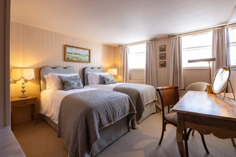 Cover Image for Really Comfy room